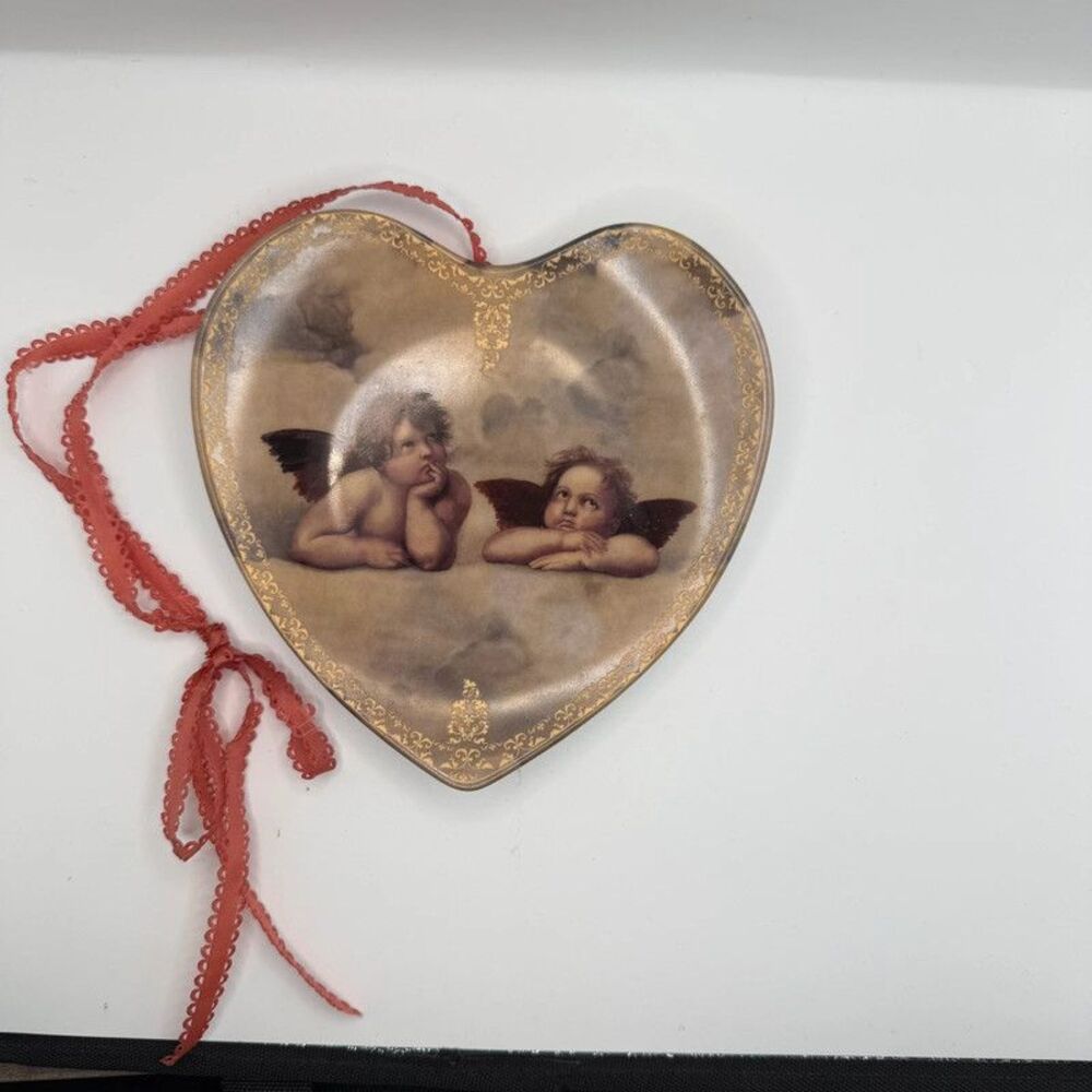 Vintage 1995 Bradford Exchange Thinking of You Heart Shaped Cherub Plate Raphael